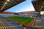 Villa Park, Birmingham, Inglaterra. Capacidad 43.000 espectadores ...