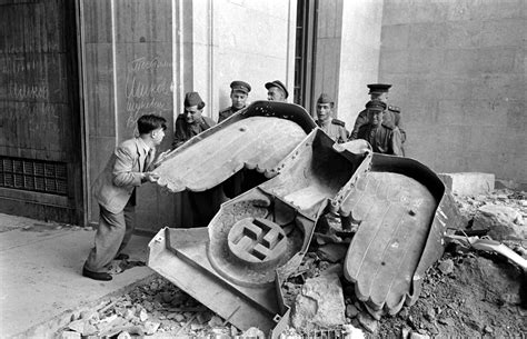 Adolf Hitlers Bunker And The Ruins Of Berlin Photos From 1945