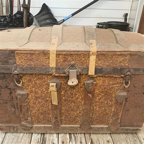 Information About Old Trunk Thriftyfun