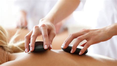 Pros And Cons Of Hot Stone Massage Therapy Zz Day Spa