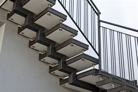 Cantilevered Stairs Construction And Advantages