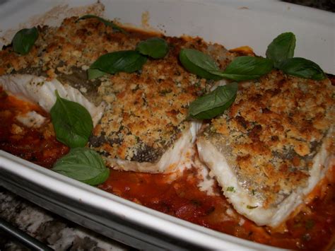 Drizzle the fillets with olive oil and fresh lemon juice and sprinkle with pearl onions and cherry tomatoes. Holly's Pantry: Mediterranean Crusted Baked Cod