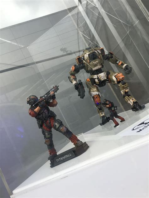 Titanfall 2 Action Figure Reveals And Fun At Ea Play