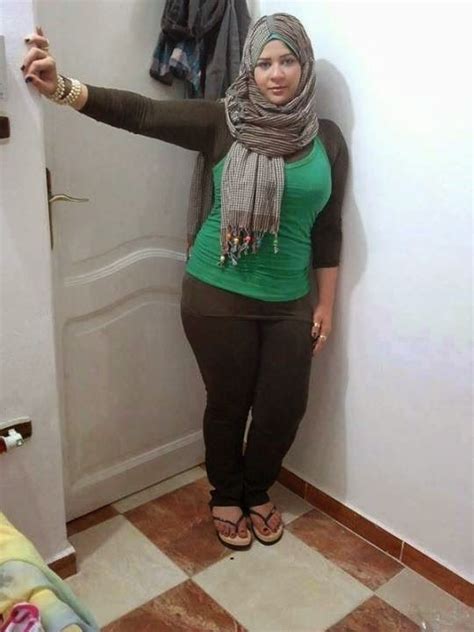 Tante Jilbab Arab Hot