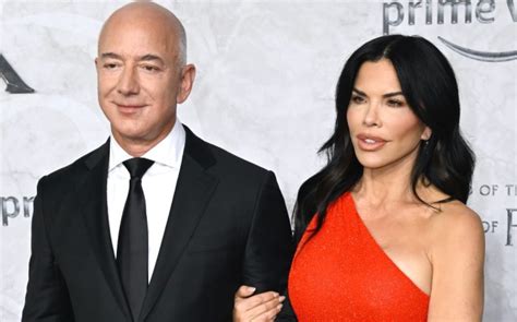 Jeff Bezos Girlfriend Lauren Sanchez Wears Lace Dress On His Birthday