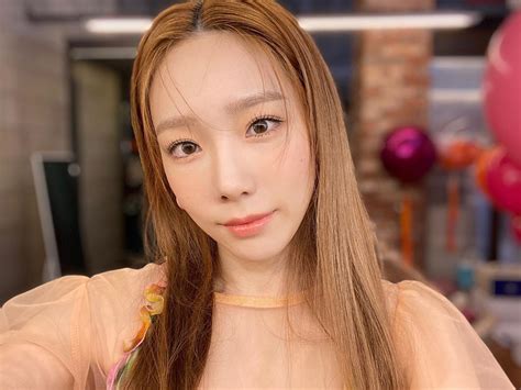 Snsd Taeyeon Shares Behind The Scene Pictures From Her A Pieu Endorsement Wonderful Generation
