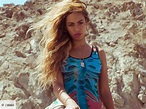 PHOTOS Beyoncé dévoile sa collection de maillots de bain - Voici