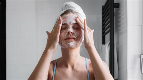 10 Simple Rules For Washing Your Face Everyday Health 2022