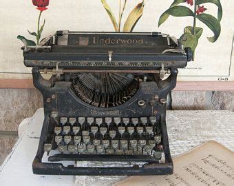 Vintage typewriter - Underwood typewriter - Old typewriter ...