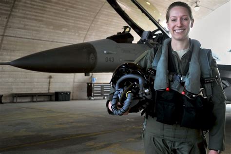 First Female F 16 Pilot Graduates From Usaf Weapons School Blog
