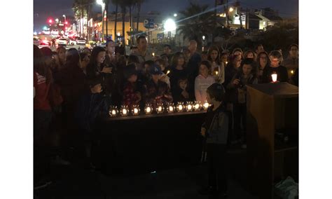 Hundreds Gather At Candlelight Vigil Digmb