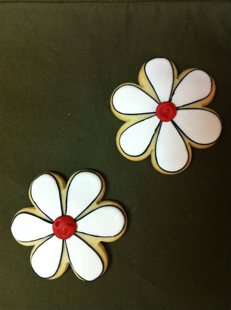 Pin By Sugar And Spice Delights On Cookies Ladybugs And Daisies