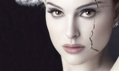 The movie is about a ballet dancer, nina (natalie portman), who is dealing with the pressures of playing the swan queen in her companies production of swan lake. Monday Movie Review: Black Swan (2010)