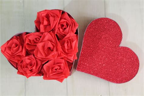 Diy Caja De Coraz N Con Rosas De Papel Heart Box With Paper Roses Cajas Corazon Rosas De