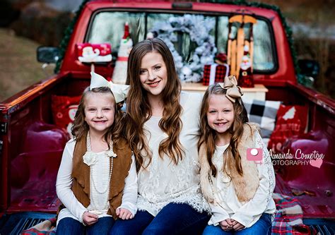 Red Truck Christmas Mini Sessions 2019 At Amanda Compton Photography In