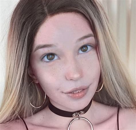 Discover Beauty Of Belle Delphine With No Makeup