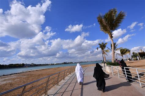 The kingdom of saudi arabia is a large country on the arabian peninsula. Coronavirus: Saudi Arabia shuts down port city of Jeddah ...