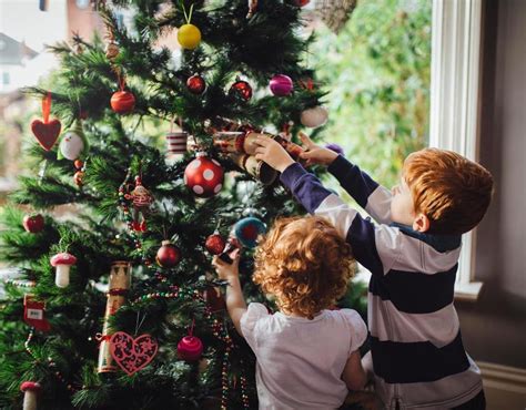 Fun Ways To Decorate Your Christmas Tree With The Kids Christmas