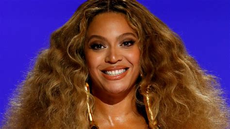 The Internet Has Feelings About Beyoncés Baby Bangs On The Cover Of