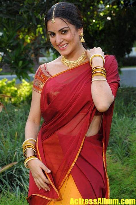 Shraddha Arya In Traditional Look Actress Album