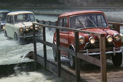 Mini cooper in forbrydelsen iii, 2012. THE ITALIAN JOB (1969): RIPPER CAR MOVIES