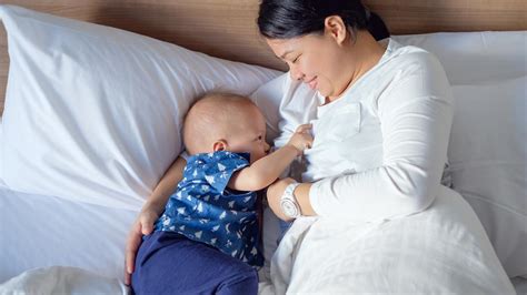 آموزش و مزایای روش تغذیه با شیر مادر مشکلات سینه در شیردهی