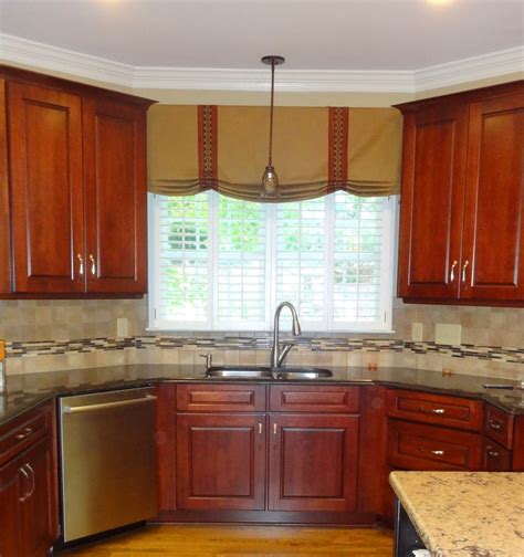 Help frame a beautiful view with a valance mounted above the window. Window Treatments For Kitchen Ideas - HomesFeed