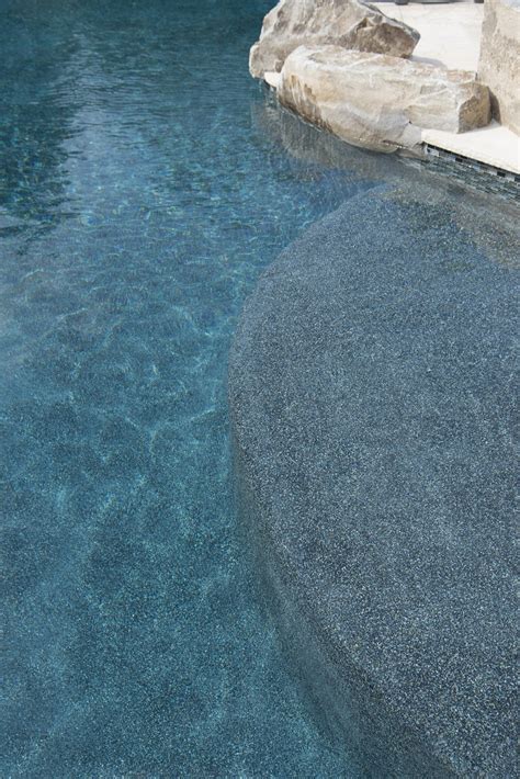 Platinum Pools Offers Wet Edge Swimming Pool Finishes