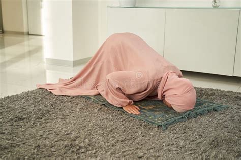 Woman Bowing Down Prayer Stock Photos Free And Royalty Free Stock