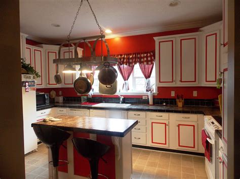 Redwhite Kitchen With Black Accents Red And White Kitchen Cabinets