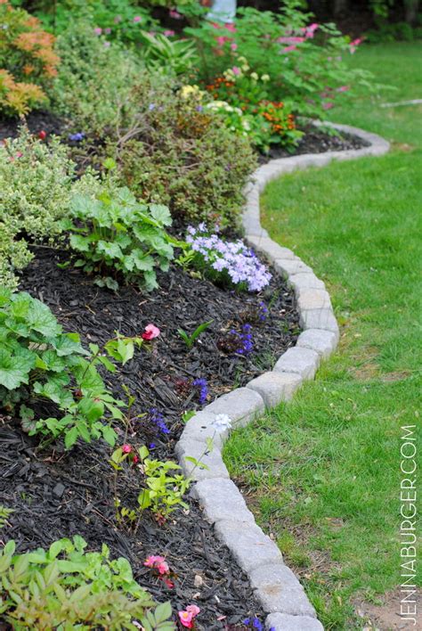 As a landscaper, i always suggest my customers to to make original edgings, i suggest pairing it with other edging elements, such as wood or large stones. Garden Edging - How To Do It Like A Pro