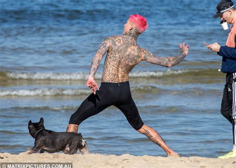 Bachelor In Paradises Ciarran Stott Loses His Shirt At Port Melbourne Beach Alongside Two Lucky