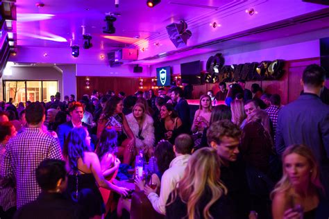 bounce sporting club combines sports bar and club vibes in river north chicago magazine