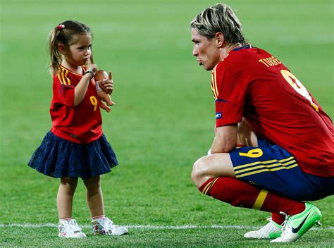 Fernando Torres Y Su Hija Nora En La Final De La Eurocopa 2012