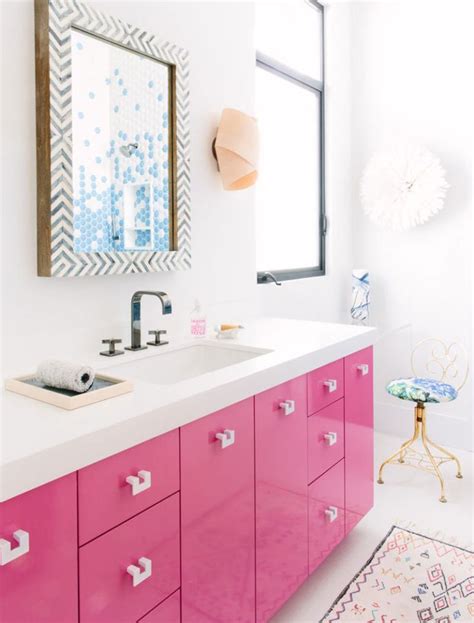 We're gathering our favorite affordable bathroom decorating ideas for transforming your space from basic to chic. Super Creative Ways to Decorate Your Bathroom | Pink ...