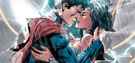 Superman Wonder Woman Volume 1 Power Couple Review