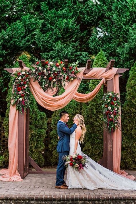 Best Outdoor Fall Wedding Arches For