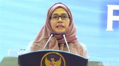 Sri Mulyani Tampil Berjilbab Di Universitas Syiah Kuala