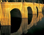 Christo et Jeanne Claude, The Pont Neuf Wrapped, Paris, 1975 85, photo ...