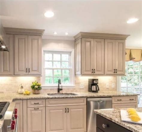 Brewer ii is a licensed general contractor specializing in kitchen, bath remodels, and general construction with two decades of. Color Ideas for Crown Molding - My Ideal Home