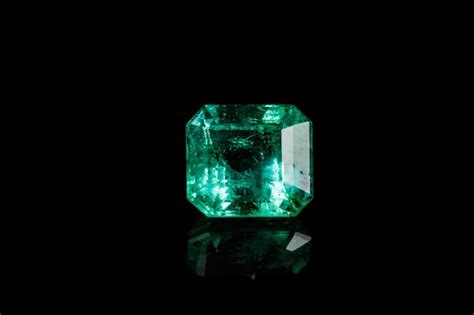 Premium Photo Macro Mineral Emerald Gemstone Faceted On Black Background