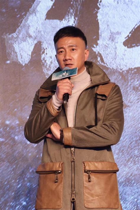 Jun 02, 2021 · 李沁和黃景瑜主演的軍旅題材愛情陸劇《愛上特種兵》終於開播啦！一上檔黃景瑜的身材再次登上微博熱搜，八塊腹肌加上大胸肌，每次看都覺得很驚人，劇中演特種兵實在太適合他了！2021有特別多軍旅題材陸劇，白敬亭在《你是我的城池營壘》的特警造型也帥炸！以下9位陸劇男星「特警造型. 硬漢胡軍鍋蓋頭新髮型VS鮮肉 陳偉霆 時尚粉色髮型，哪個好看 - 每日頭條