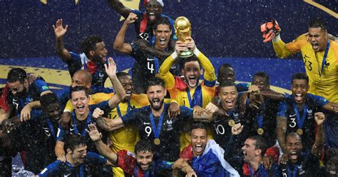 Coupe Du Monde Equipe De France 2018 - La France championne du monde: Les images des Bleus soulevant le