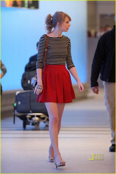 Taylor Swift Back In La After Asia Tour Photo 2522246 Taylor