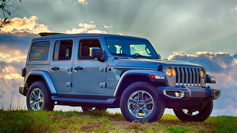 Uk Car Reviews Jeep Wrangler Sahara A Luxury Suv With Ability