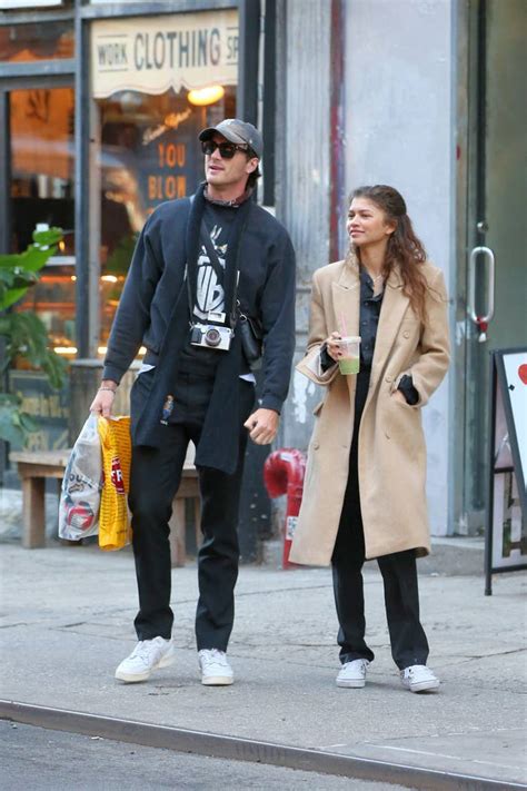 The pair was rocking matching outfits as they perused the stalls, both opting to keep things casual in black tops, jeans, and blue hats. Zendaya And Jacob Elordi Take Their Relationship Public ...