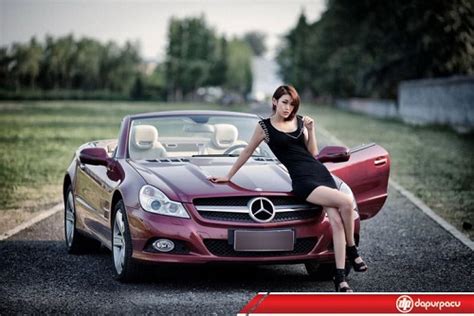 Girl Kute Show Cars Gai Xinh Kute Beauty Bikini Posing With The