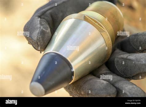 Artillery Shell 155mm Hi Res Stock Photography And Images Alamy