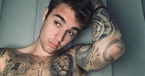 the sexiest male celebrity selfies of 2019 popsugar celebrity uk