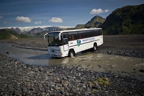 Mit Dem Bus Unterwegs In Island Theglobetrotter
